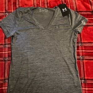 Women’s Under Armour gray workout shirt size Small